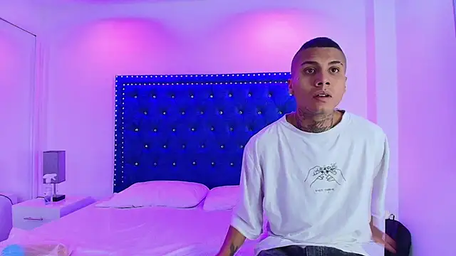 Damian and roxanne online show from November 30, 12:39 pm