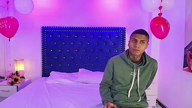 Damian and roxanne online show from February 14, 12:38 pm