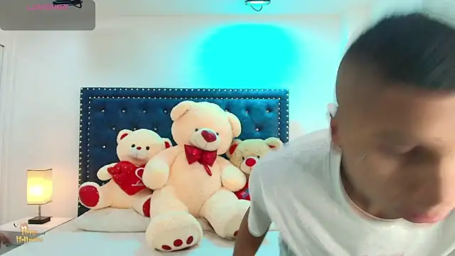 Damian and roxanne online show from October 19, 12:30 pm