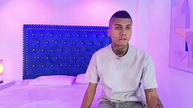 Damian and roxanne online show from December 18, 12:31 pm