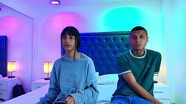 Damian and roxanne online show from December 2, 12:40 pm