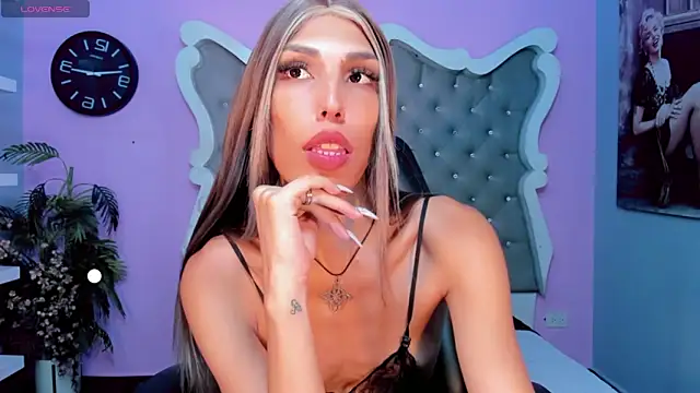 Honey Moontsts online show from May 4, 12:52 pm