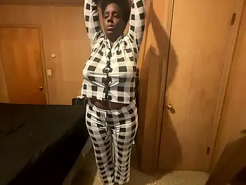 saltlightEmber online show from December 17, 12:59 am