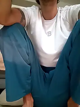 Alejandro92 cali online show from February 11, 2:28 pm