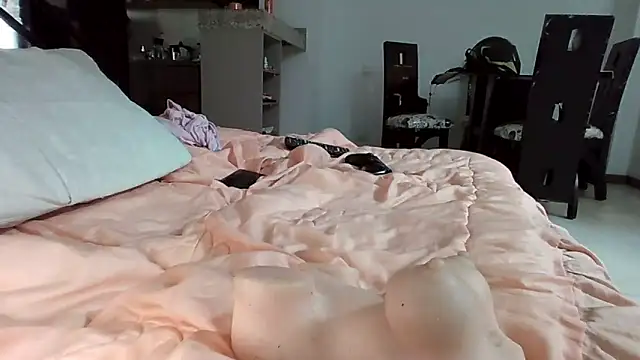 Alejandro92 cali online show from February 9, 8:18 pm