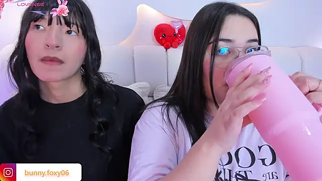 foxybunny online show from March 8, 4:27 am