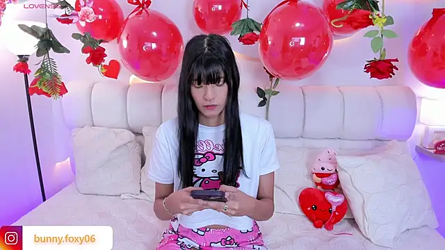 foxybunny online show from February 17, 4:54 am