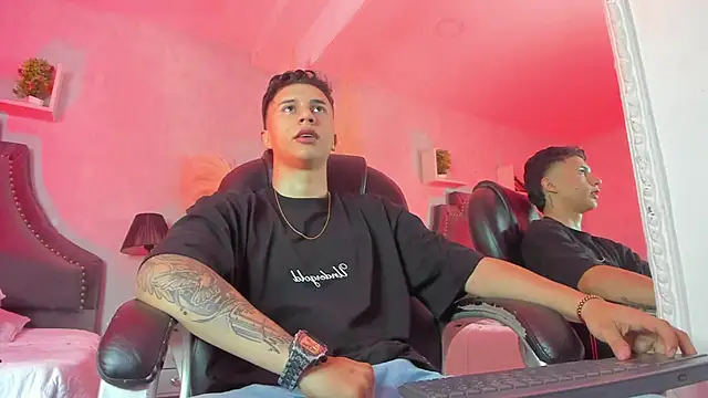 liaamsmiith  online show from January 10, 12:11 pm