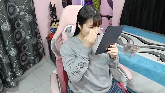 Zulema R1 online show from April 13, 10:47 pm