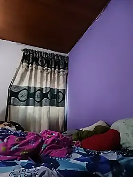 Snapshot of Zulema_R1 chatting on June 18, 10:59 pm Zulema R1 online show from June 18, 10:59 pm