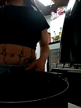 Zulema R1 online show from April 10, 10:50 pm