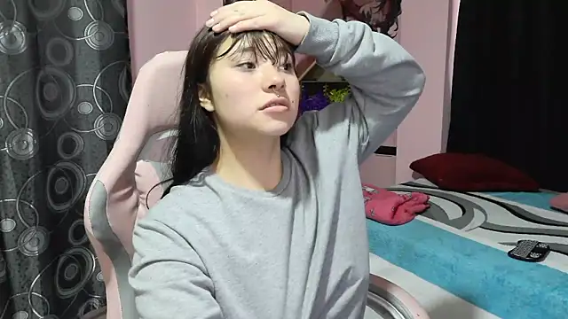 Zulema R1 online show from April 14, 10:37 pm