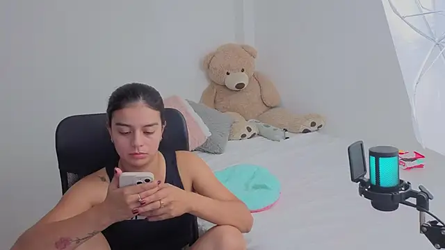 valerihouse online show from April 1, 2:13 am