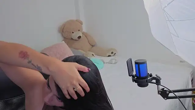 valerihouse online show from April 14, 1:10 am