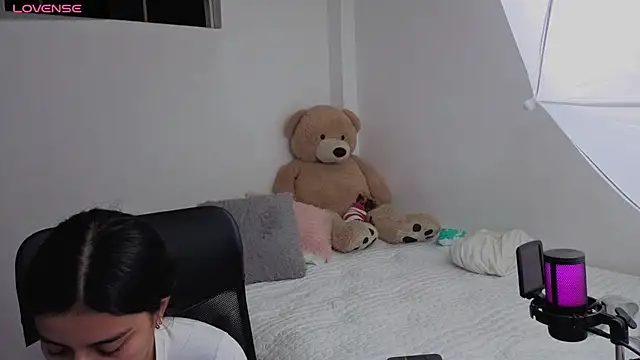 valerihouse online show from January 13, 1:31 am