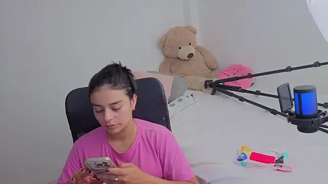 valerihouse online show from April 10, 1:34 am