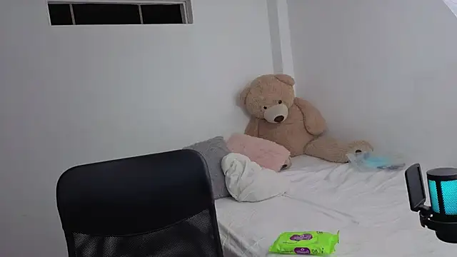 valerihouse online show from March 17, 1:30 am