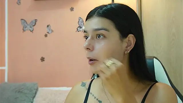 Snapshot of valerihouse chatting on February 24, 9:41 pm valerihouse online show from February 24, 9:41 pm