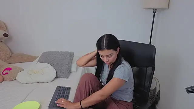 Snapshot of valerihouse chatting on September 9, 12:10 am valerihouse online show from September 9, 12:10 am