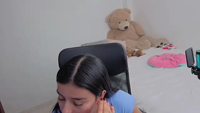 valerihouse online show from April 5, 1:01 am