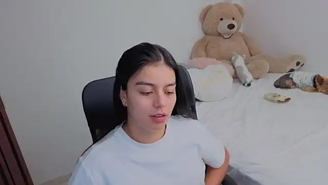 Snapshot of valerihouse chatting on February 28, 1:27 am valerihouse online show from February 28, 1:27 am