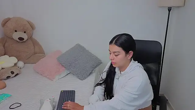 valerihouse online show from November 21, 12:53 am