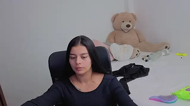 Snapshot of valerihouse chatting on February 27, 12:55 am valerihouse online show from February 27, 12:55 am