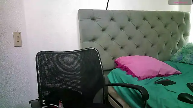 g0lden boss online show from October 30, 5:10 pm