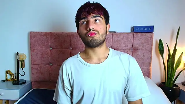 Ares Alpha online show from December 4, 7:02 pm