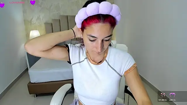 Scarlett 12 online show from March 30, 9:33 am