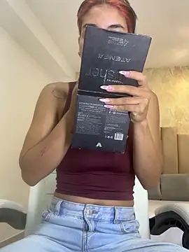 Scarlett 12 online show from April 8, 9:11 am