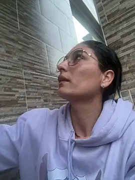 Snapshot of Scarlett_12 chatting on February 25, 11:21 am Scarlett 12 online show from February 25, 11:21 am