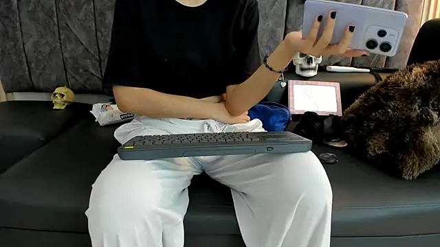 Snapshot of Rowan_Mills chatting on September 17, 9:39 pm Rowan Mills online show from September 17, 9:39 pm