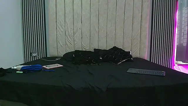 Snapshot of Rowan_Mills chatting on October 1, 1:15 pm Rowan Mills online show from October 1, 1:15 pm