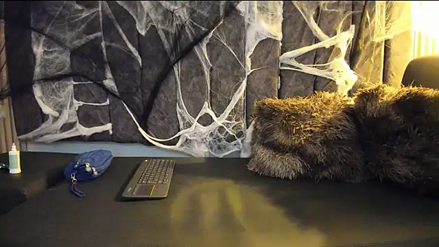 Snapshot of Rowan_Mills chatting on October 29, 8:52 pm Rowan Mills online show from October 29, 8:52 pm