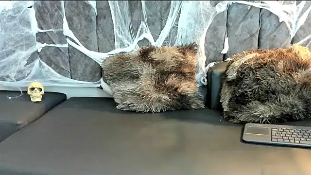 Snapshot of Rowan_Mills chatting on October 13, 8:43 pm Rowan Mills online show from October 13, 8:43 pm