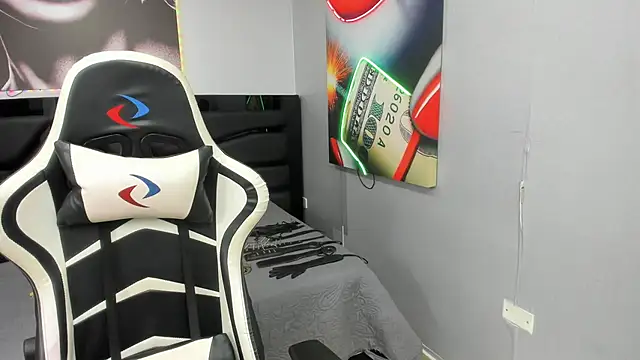 Snapshot of Sara_Bdsm_ chatting on November 5, 1:25 pm Sara Bdsm online show from November 5, 1:25 pm