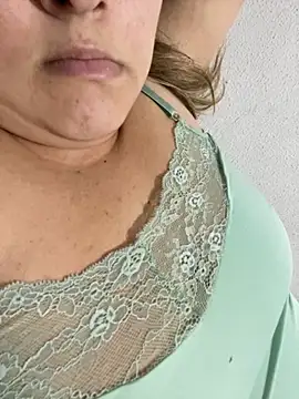 bruna438 online show from December 1, 11:16 pm