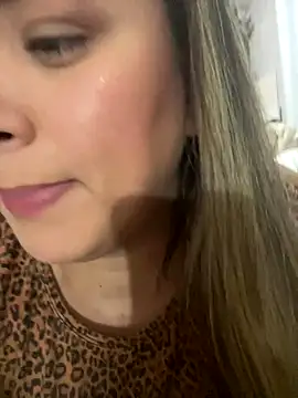 Snapshot of bruna438 chatting on October 12, 1:18 am bruna438 online show from October 12, 1:18 am