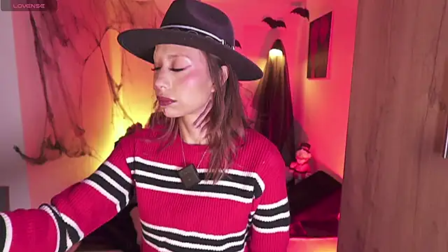 Snapshot of AnnaKimm chatting on October 31, 11:55 pm AnnaKimm online show from October 31, 11:55 pm