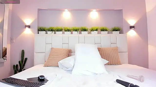 LunnaBlake online show from February 20, 6:26 am