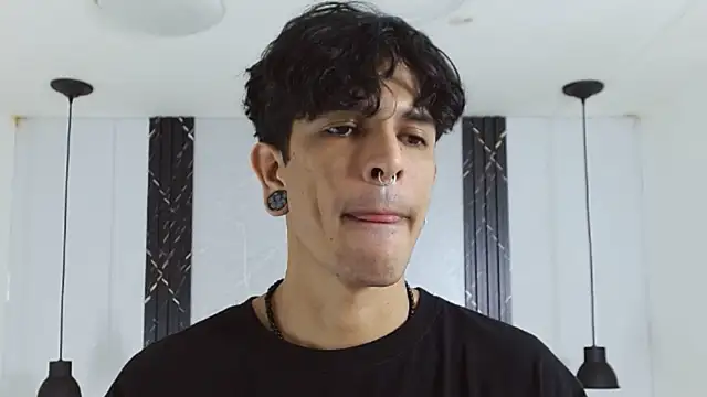 Snapshot of Franvill_Trato chatting on November 9, 5:39 pm Franvill Trato online show from November 9, 5:39 pm