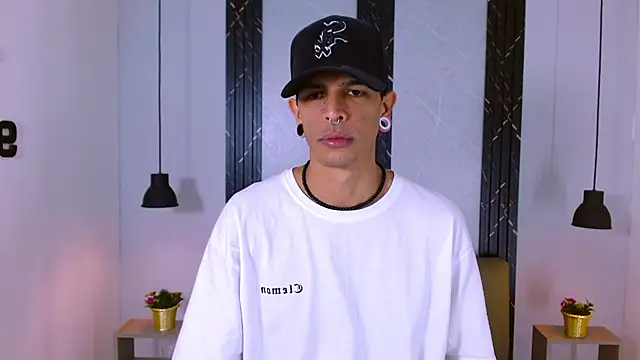 Snapshot of Franvill_Trato chatting on September 20, 7:19 pm Franvill Trato online show from September 20, 7:19 pm