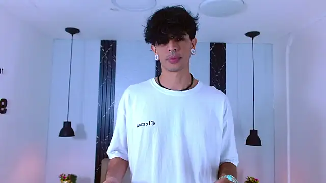 Snapshot of Franvill_Trato chatting on September 25, 7:20 pm Franvill Trato online show from September 25, 7:20 pm