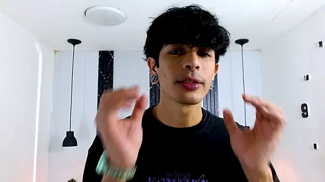 Snapshot of Franvill_Trato chatting on December 14, 6:46 pm Franvill Trato online show from December 14, 6:46 pm