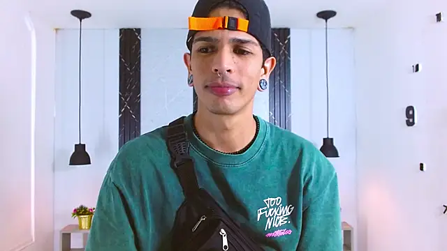 Snapshot of Franvill_Trato chatting on November 12, 7:18 pm Franvill Trato online show from November 12, 7:18 pm