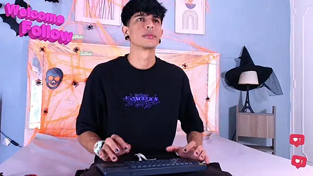 Snapshot of Franvill_Trato chatting on October 21, 5:12 pm Franvill Trato online show from October 21, 5:12 pm