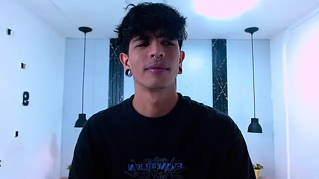 Snapshot of Franvill_Trato chatting on October 28, 7:02 pm Franvill Trato online show from October 28, 7:02 pm