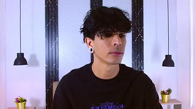 Snapshot of Franvill_Trato chatting on September 23, 7:10 pm Franvill Trato online show from September 23, 7:10 pm