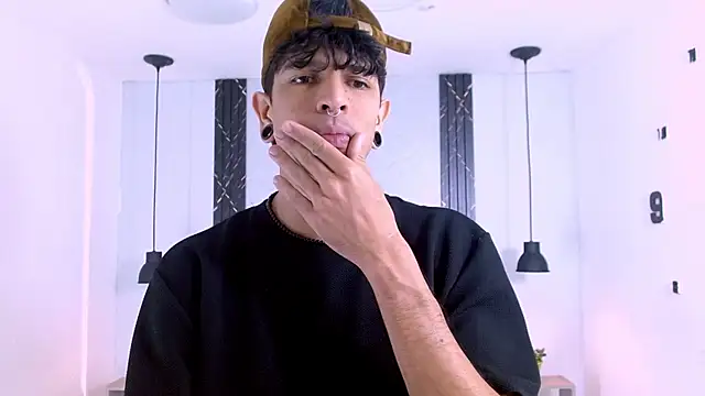 Snapshot of Franvill_Trato chatting on November 2, 4:01 pm Franvill Trato online show from November 2, 4:01 pm